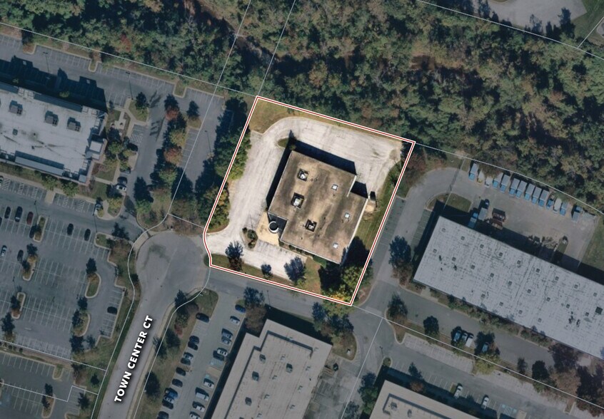 8363 Town Center Ct, Nottingham, MD à vendre - Photo du bâtiment - Image 2 de 9