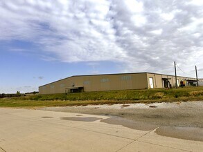 2314 Wilkins Dr, Chillicothe, IL for lease Building Photo- Image 1 of 1