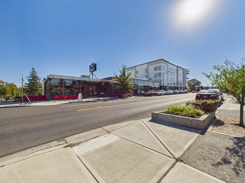 2020 N Monroe St, Spokane, WA à louer - Photo du bâtiment - Image 2 de 3