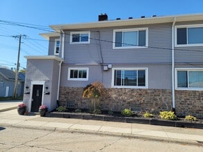 801 W 11 Mile Rd, Royal Oak, MI for lease Interior Photo- Image 2 of 10