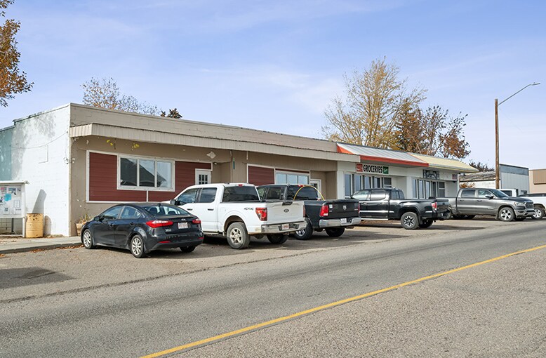 14 Railway Av, Lomond, AB à vendre - Photo du bâtiment - Image 2 de 18