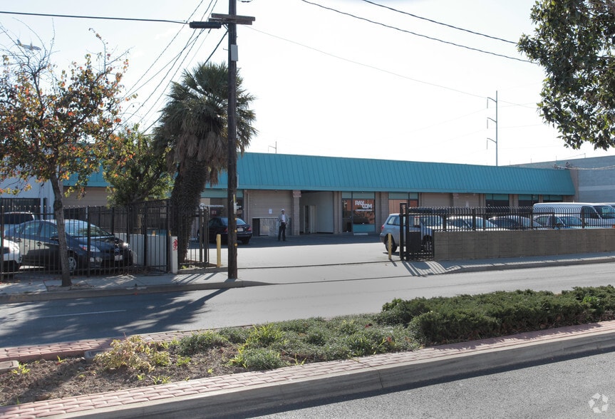 220-230 W Florence Ave, Inglewood, CA for lease - Building Photo - Image 3 of 11