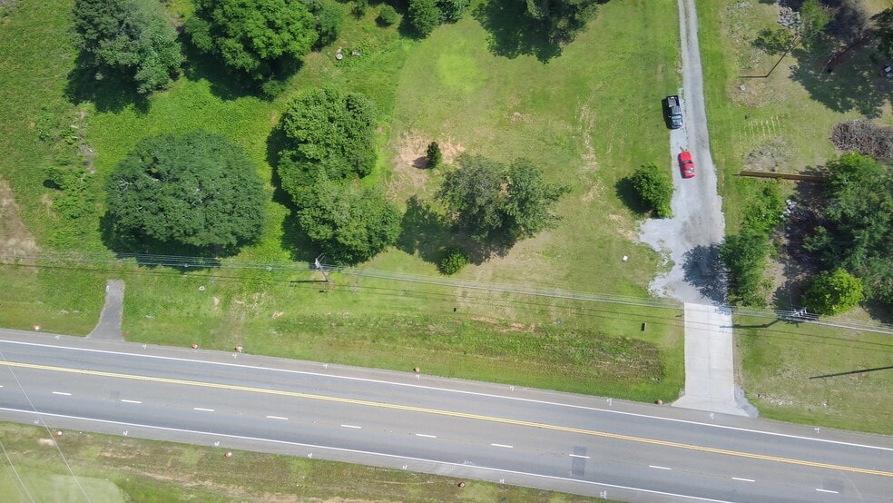 10585 Cumming Hwy, Canton, GA à vendre - Photo du bâtiment - Image 2 de 7