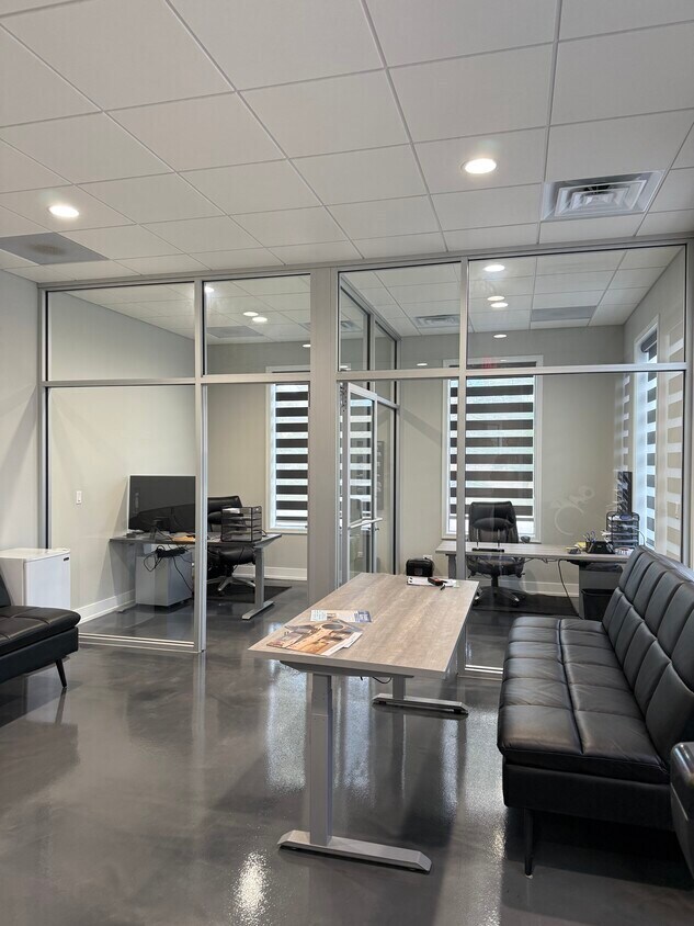 700-750 Bonnie Ln, Elk Grove Village, IL 60007 - Unit 700 -  - Interior Photo - Image 1 of 6