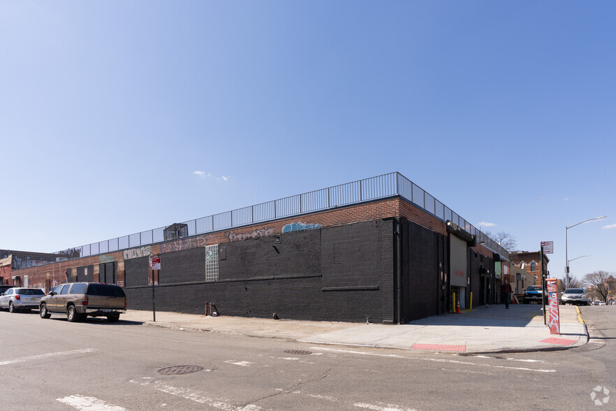 698 Central Ave, Brooklyn, NY for sale - Primary Photo - Image 1 of 1