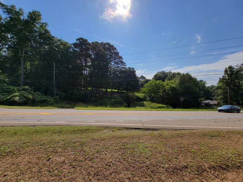 981 Reinhardt Pky, Canton, GA à vendre - Photo du bâtiment - Image 3 de 6