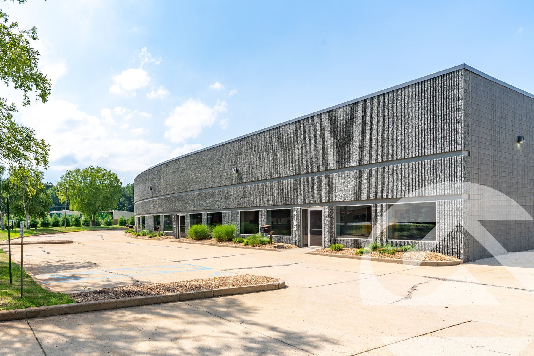 4123-4153 Pioneer Dr, Commerce Township, MI for lease Primary Photo- Image 1 of 14