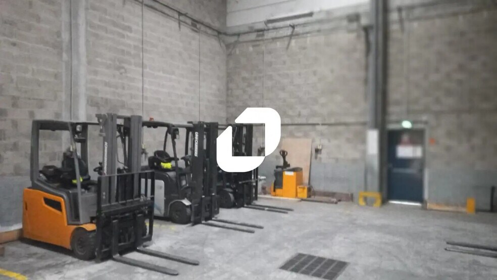 Office in Moissy-Cramayel for lease - Interior Photo - Image 3 of 7