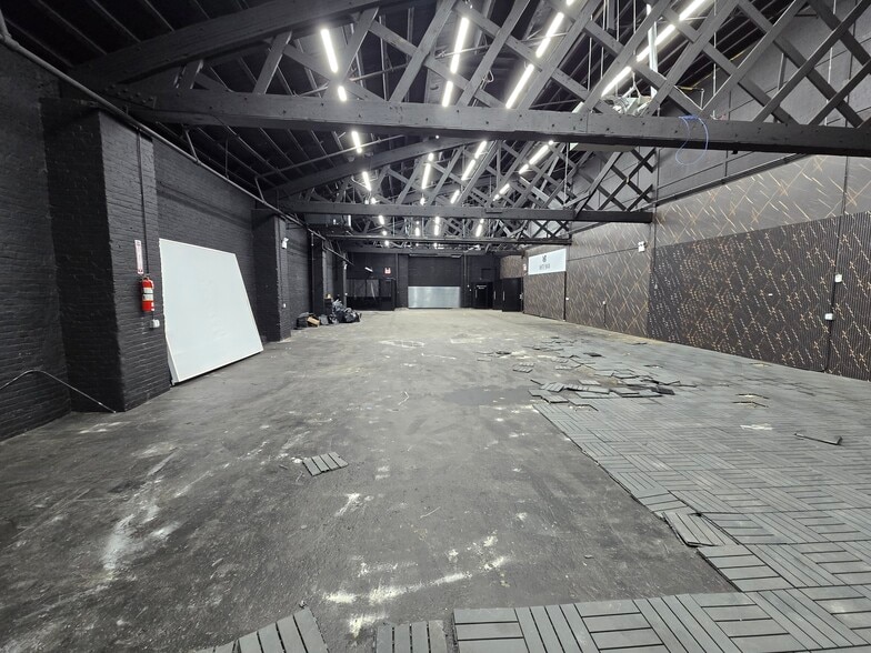 837 3rd Ave, Brooklyn, NY à louer - Photo du bâtiment - Image 3 de 8