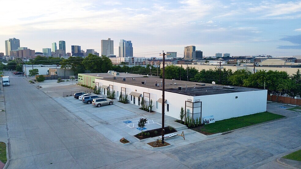 2529 Weisenberger St, Fort Worth, TX à louer - Photo du bâtiment - Image 1 de 15