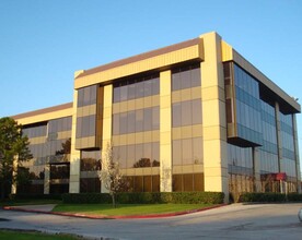 415 E Airport Fwy, Irving, TX for lease Building Photo- Image 2 of 6