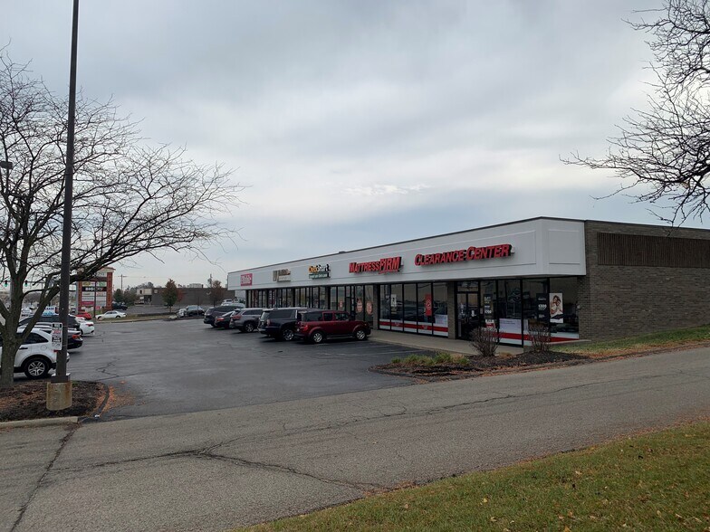 125-139 E Kemper Rd, Cincinnati, OH à louer - Photo du bâtiment - Image 3 de 8