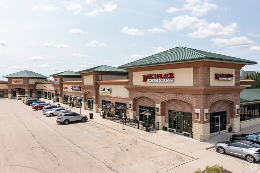 558-586 S Randall Rd, South Elgin, IL à louer - Photo du bâtiment - Image 3 de 5