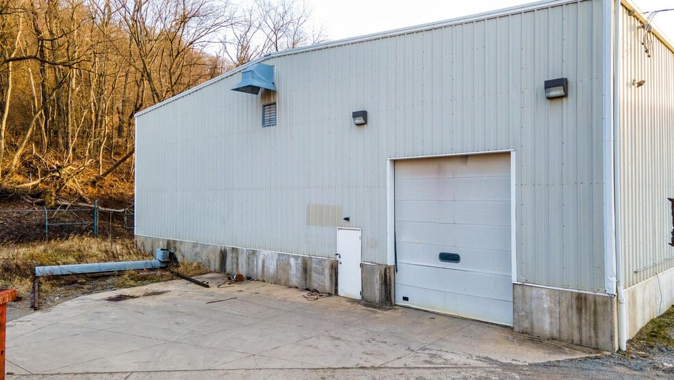 1925 Harvey Ave, East Liverpool, OH à vendre - Photo principale - Image 1 de 3