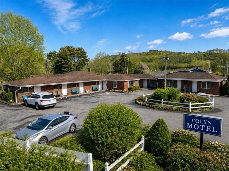 7909 National Pike, Uniontown, PA à vendre - Photo du bâtiment - Image 1 de 18