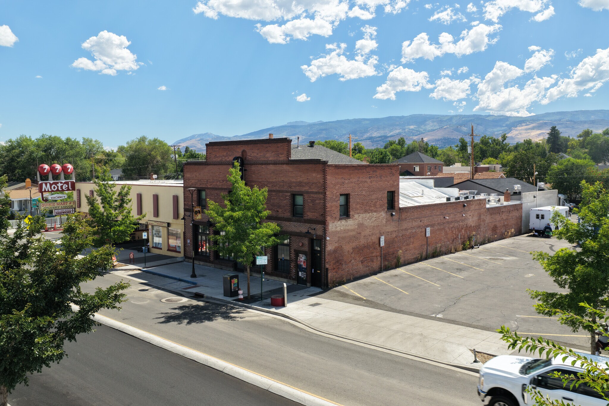 761 S Virginia, Reno, NV à louer Photo du bâtiment- Image 1 de 11