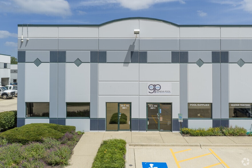 720 N 17th St, St Charles, IL for lease - Building Photo - Image 3 of 6