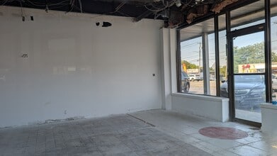 1088 Boston Post Rd, West Haven, CT for lease Interior Photo- Image 2 of 6