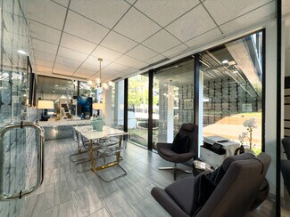 Plus de détails pour 17 S Briar Hollow Ln, Houston, TX - Coworking à louer