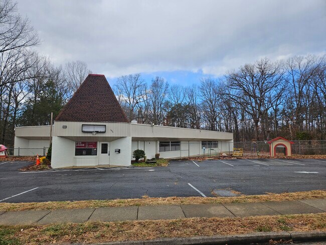 Plus de détails pour 14900 Cloverdale Rd, Dale City, VA - Commerce de détail à vendre