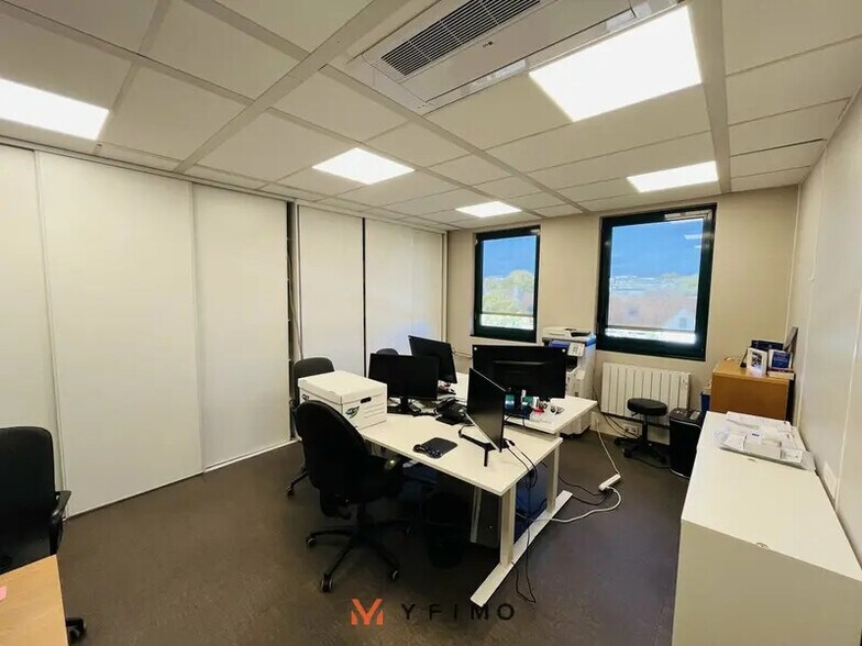 Bureau dans Saint-Germain-en-Laye à louer - Photo intérieure - Image 2 de 4