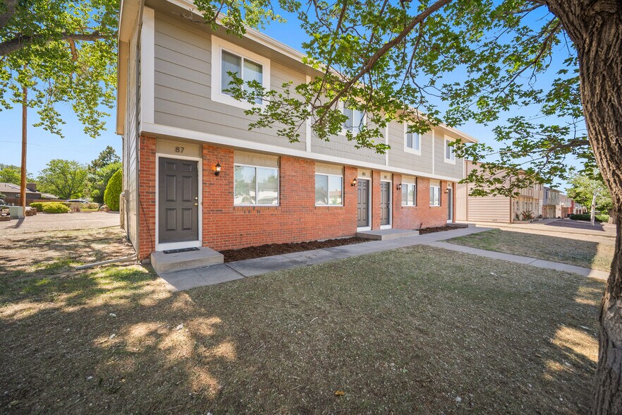 81 Castle Royal Dr, Pueblo, CO à vendre - Photo du bâtiment - Image 2 de 41