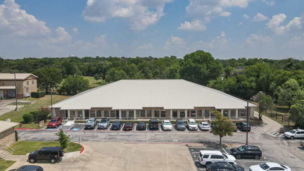 831 W Euless Blvd, Euless, TX for sale - Building Photo - Image 1 of 1