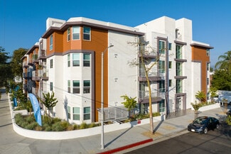 More details for 10555 Bloomfield St, Toluca Lake, CA - Multifamily for Sale
