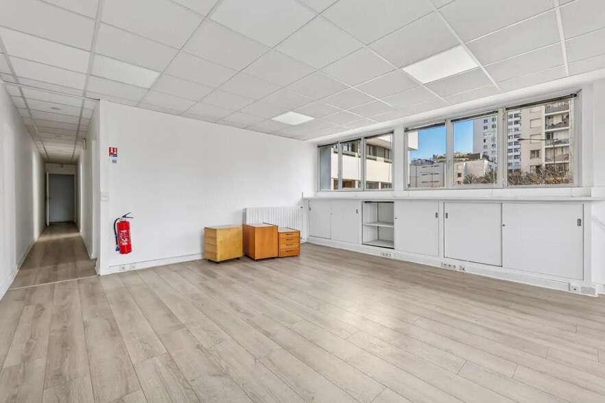 11 Rue Erard, Paris for lease - Interior Photo - Image 3 of 17