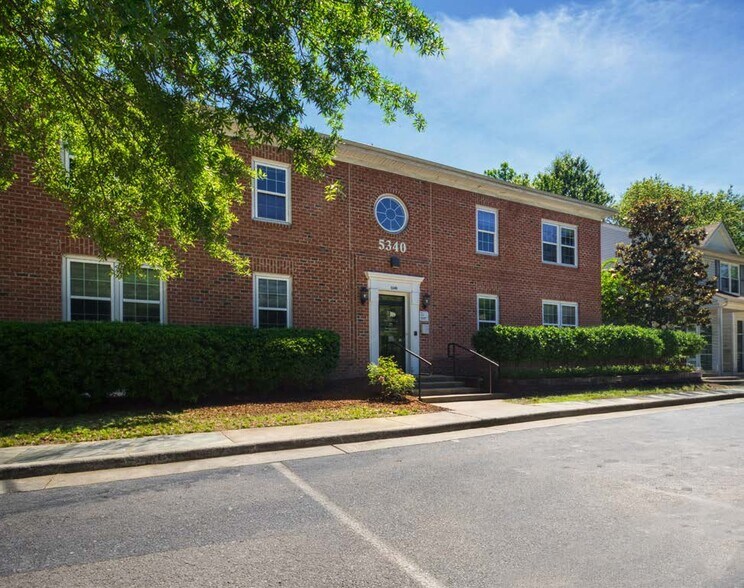 Ironbound Village portefeuille de 3 propriétés à vendre sur LoopNet.ca - Photo du bâtiment - Image 3 de 4