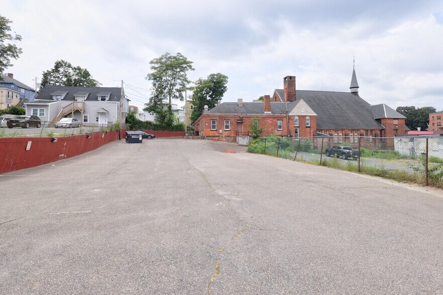 829 Main St, Worcester, MA à vendre - Photo du bâtiment - Image 3 de 23