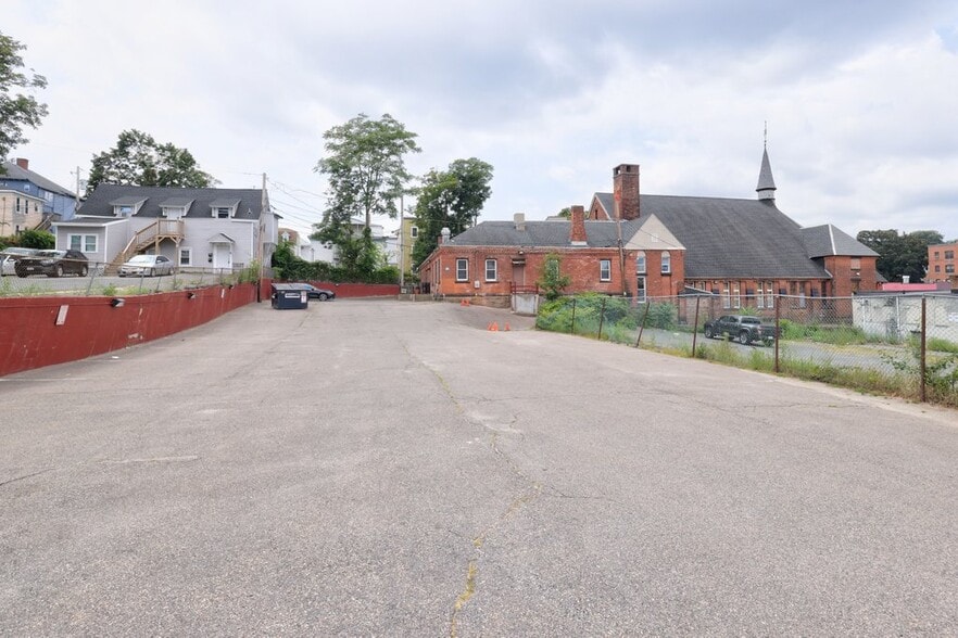 829 Main St, Worcester, MA à vendre - Photo du bâtiment - Image 3 de 23