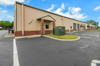 1222 Camp Ave, Mount Dora, FL for lease Interior Photo- Image 1 of 28