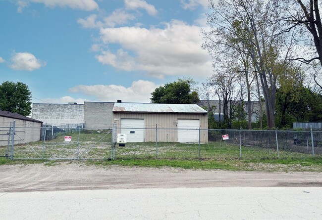 More details for 3715 Russell St, Windsor, ON - Industrial for Sale