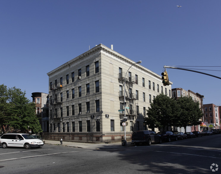 550 Throop Ave, Brooklyn, NY for sale - Building Photo - Image 1 of 1