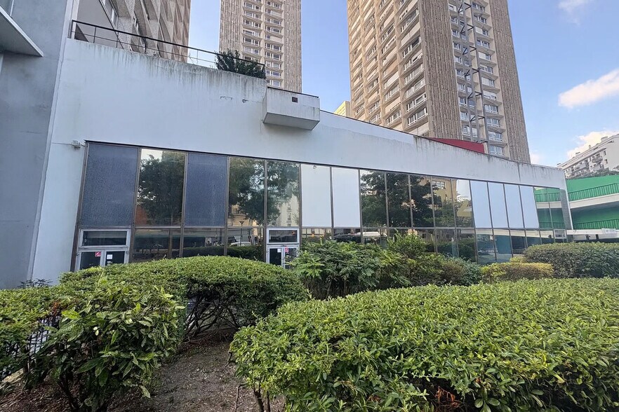 Office in Paris for sale - Building Photo - Image 1 of 3