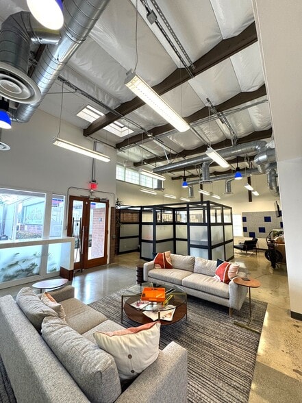 201 Shipyard Way, Newport Beach, CA for lease - Building Photo - Image 2 of 16