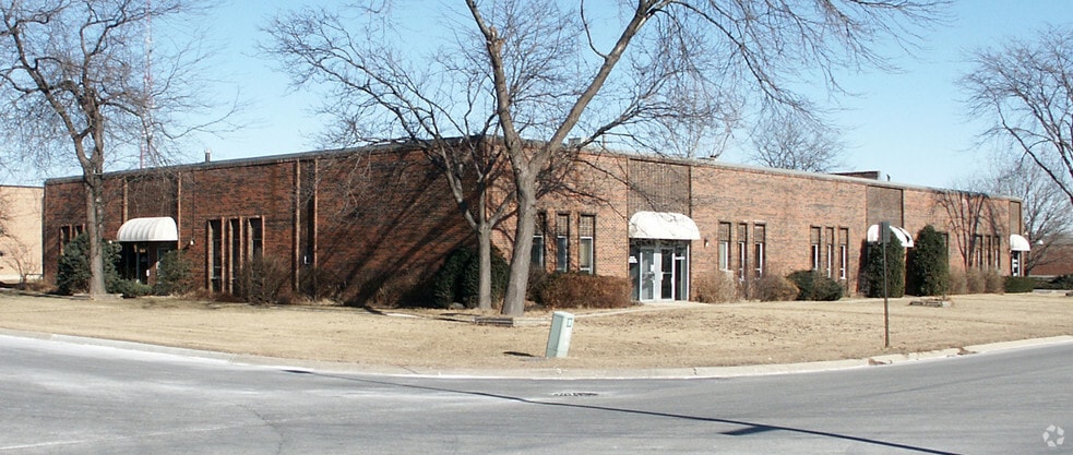 208-216 W University Dr, Arlington Heights, IL à louer - Photo du bâtiment - Image 2 de 9