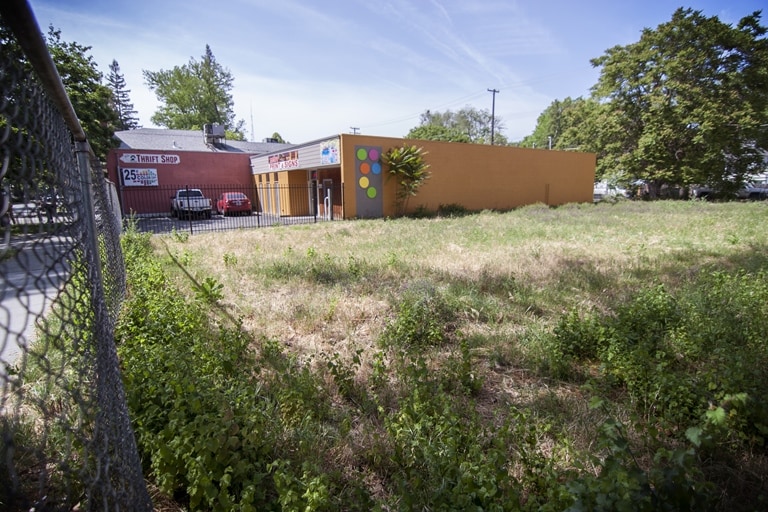1523 E St, Sacramento, CA à vendre - Photo du bâtiment - Image 2 de 6