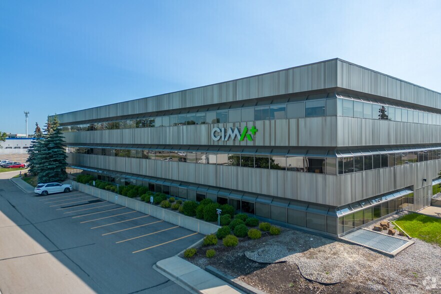 6815 8th St NE, Calgary, AB à louer - Photo du bâtiment - Image 3 de 13