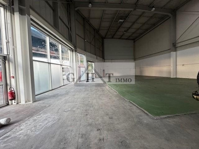 Industrial in Cormeilles-en-Parisis for lease - Interior Photo - Image 2 of 2