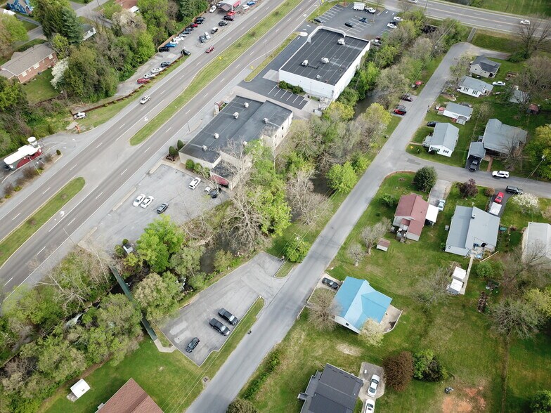 713 Volunteer Pky, Bristol, TN for lease - Building Photo - Image 3 of 5