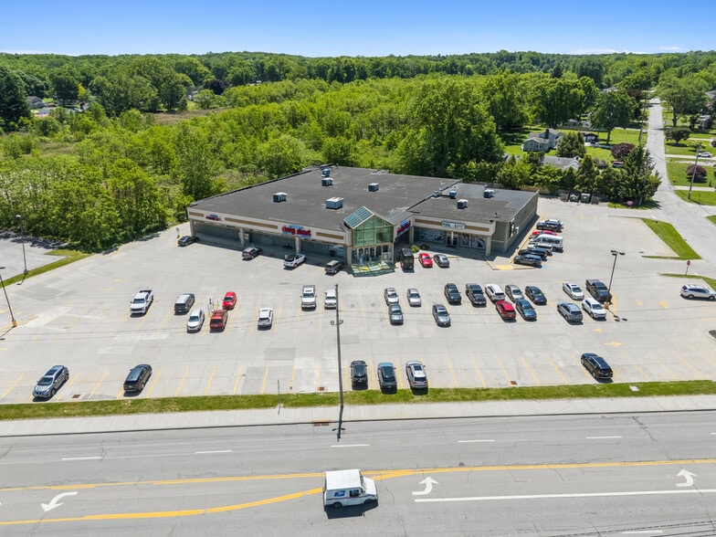 3032 N Ridge Rd E, Ashtabula, OH à vendre - Photo du bâtiment - Image 2 de 10