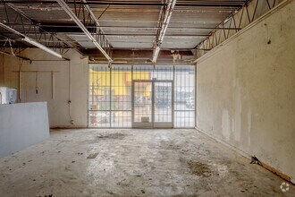 9009 Bruton Rd, Dallas, TX for lease Interior Photo- Image 2 of 6