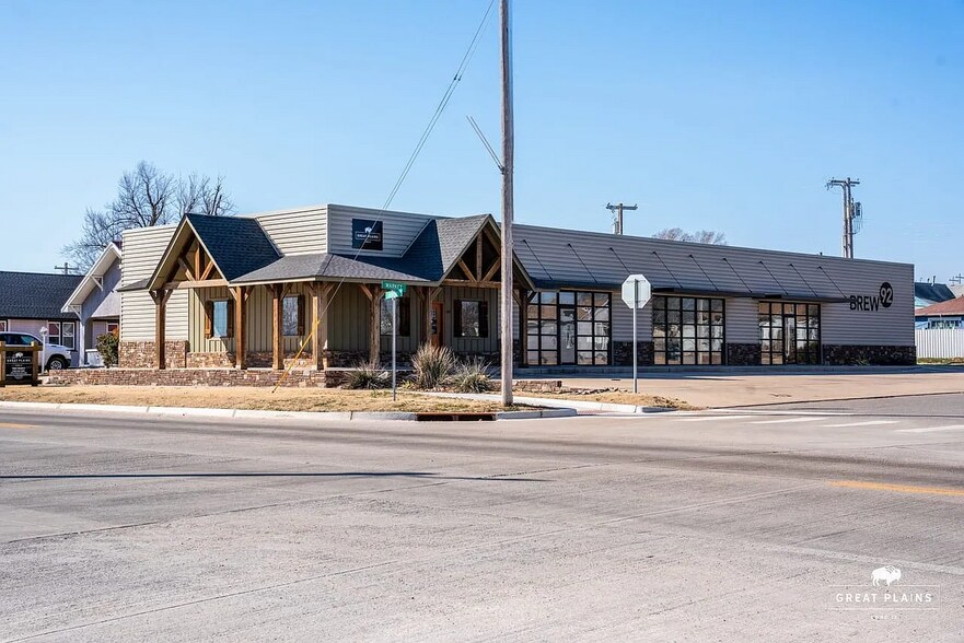 204 S Broadway Ave, Hinton, OK à vendre - Photo du bâtiment - Image 2 de 27