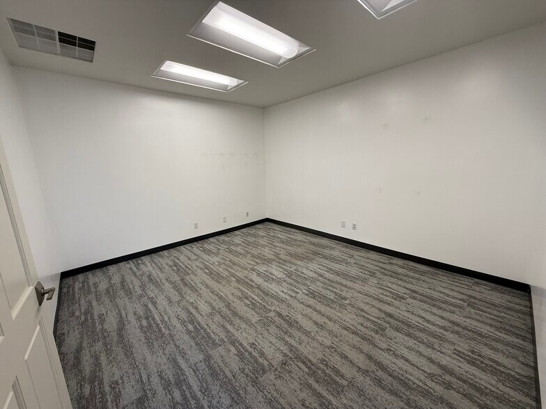 1935 Friendship Dr, El Cajon, CA for sale - Building Photo - Image 3 of 8