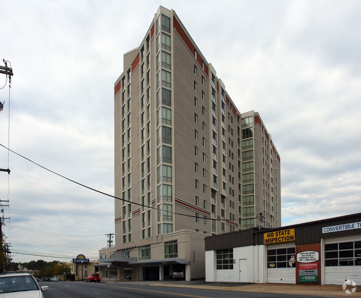 8060 13th St, Silver Spring, MD à louer - Photo du bâtiment - Image 3 de 35