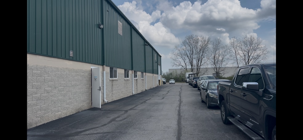 7156 Sulier Dr, Temperance, MI for sale - Building Photo - Image 3 of 41