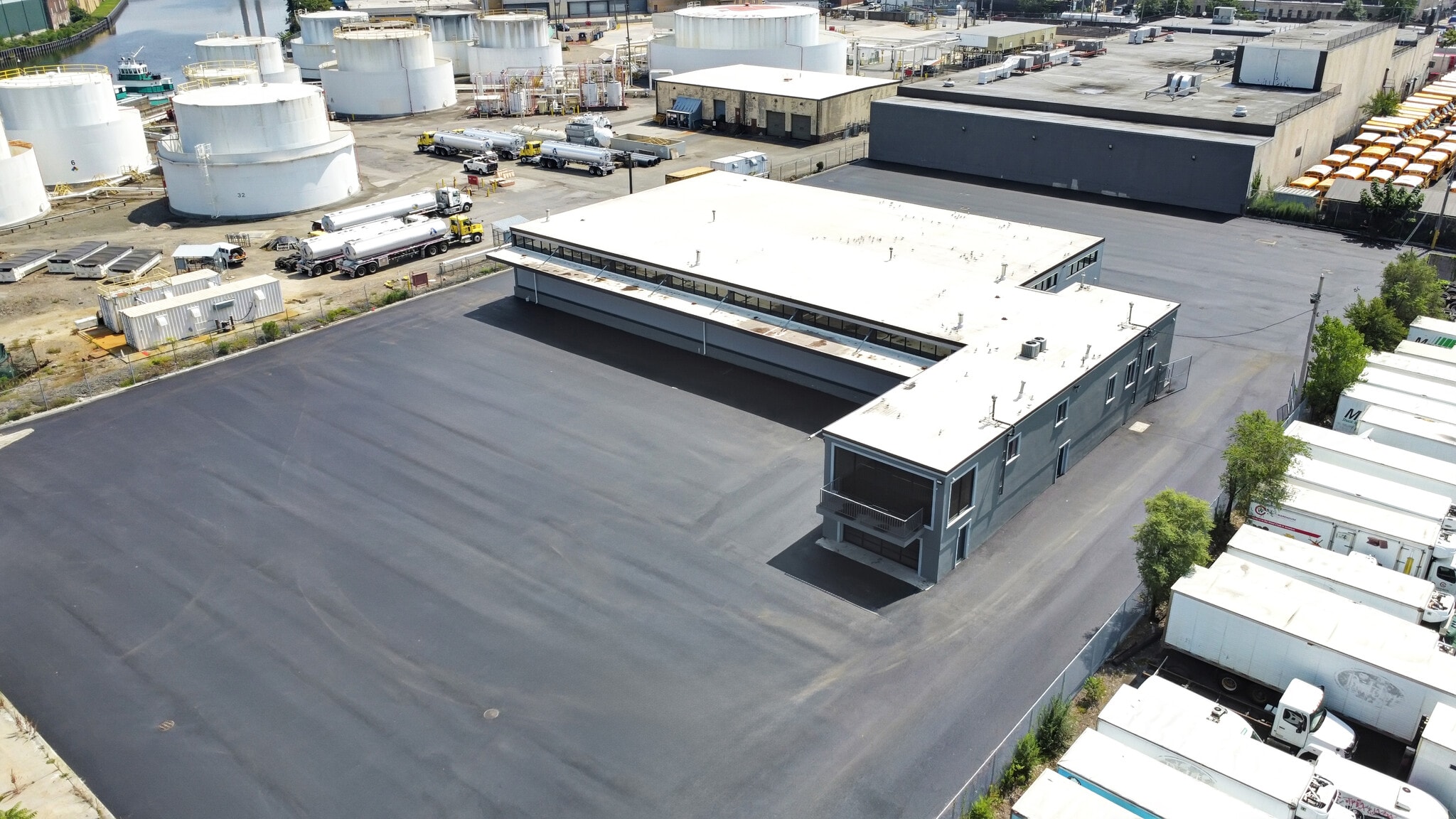 360 Kingsland Ave, Brooklyn, NY for lease Primary Photo- Image 1 of 7