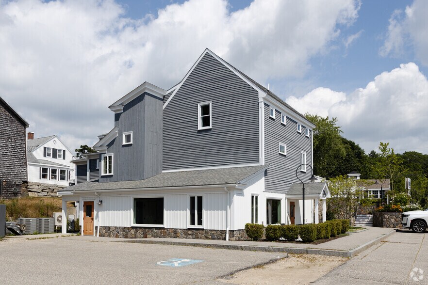 149 Port Rd, Kennebunk, ME à louer - Photo du bâtiment - Image 2 de 3